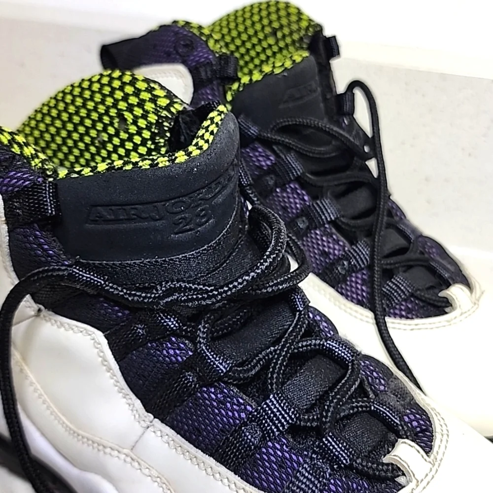 Air Jordans 10 Retro. Unisex. Size 5 Youth. Hard To Find Color Combo - Picture 16 of 16